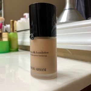 Armani Luminous Silk Foundation shade 5